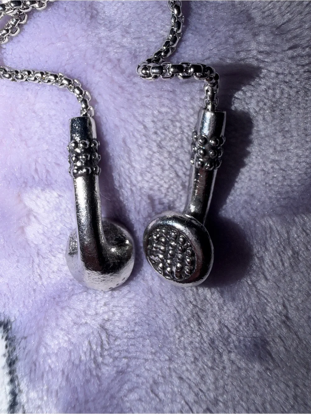 Y2K Earbud Headphone Pendant Silver Chain Necklace Indie Sleaze